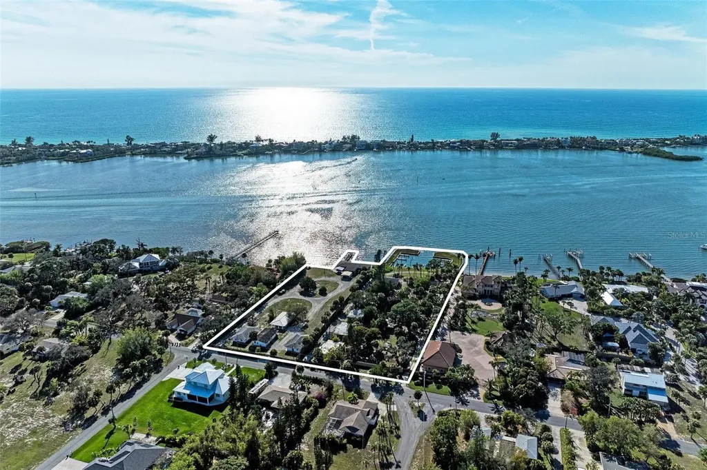 1645 & 1649 Bayshore Road Nokomis FL 34275
