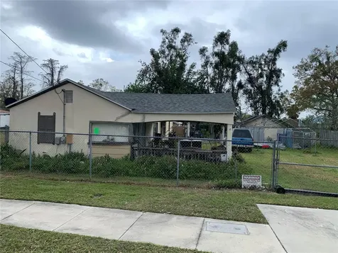 4416 N Lois Tampa FL 33614