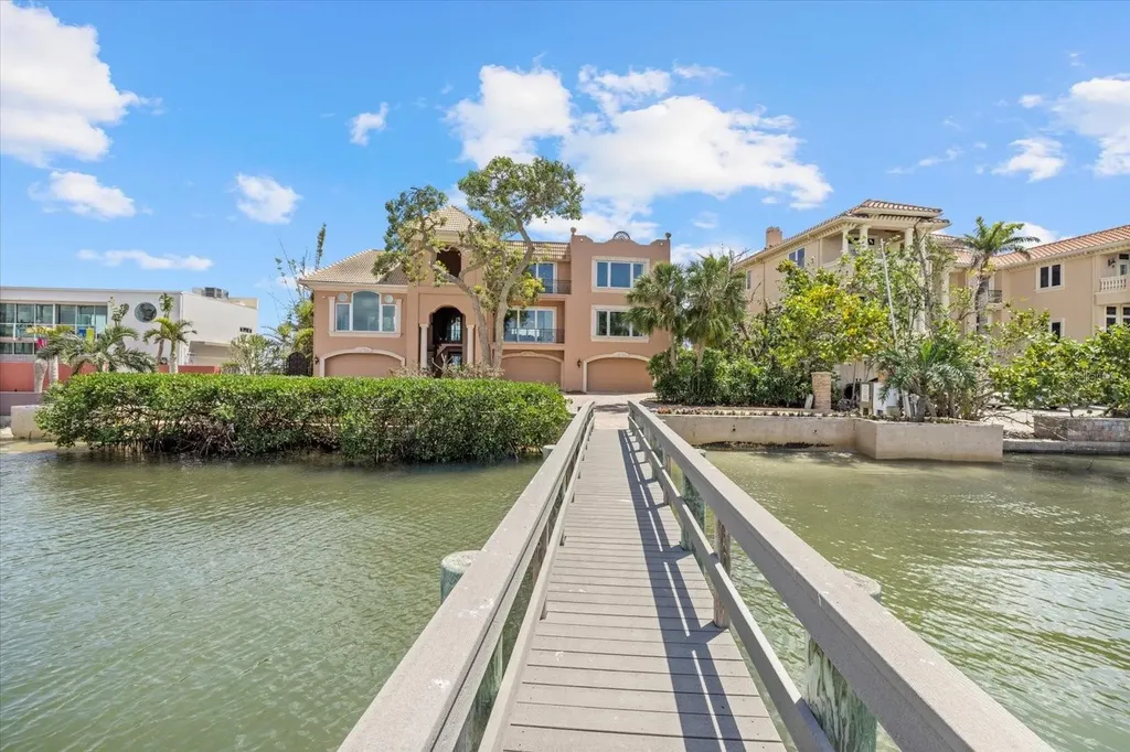1364 Point Crisp Road Sarasota FL 34242