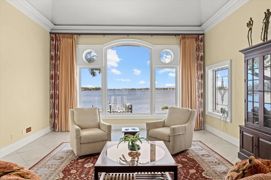 1364 Point Crisp Road Sarasota FL 34242