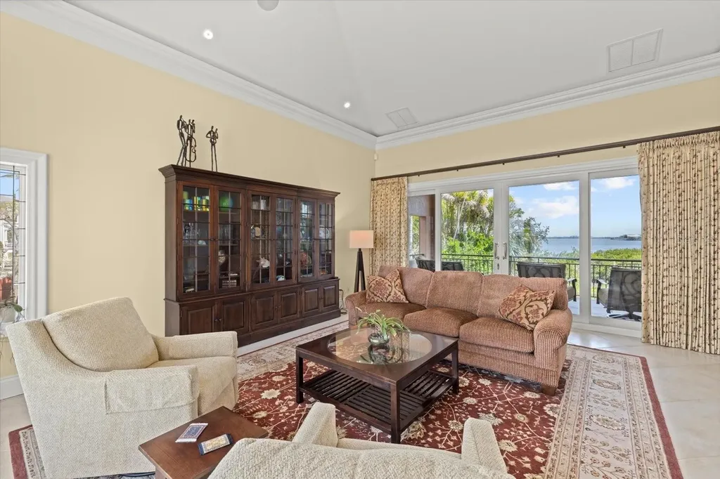 1364 Point Crisp Road Sarasota FL 34242