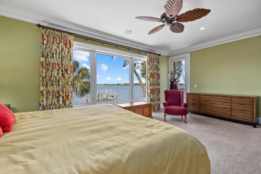 1364 Point Crisp Road Sarasota FL 34242