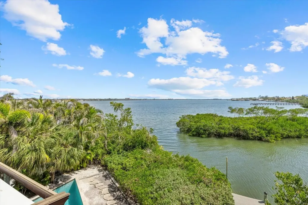 1364 Point Crisp Road Sarasota FL 34242