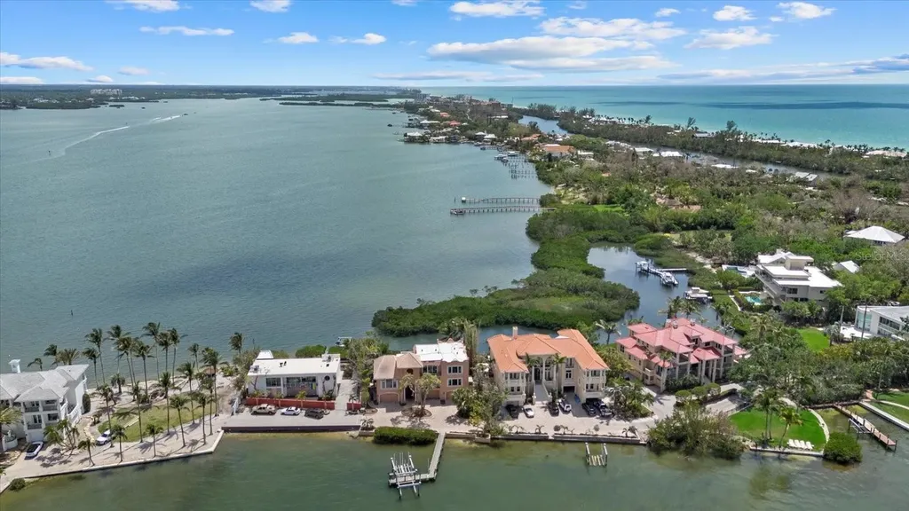 1364 Point Crisp Road Sarasota FL 34242