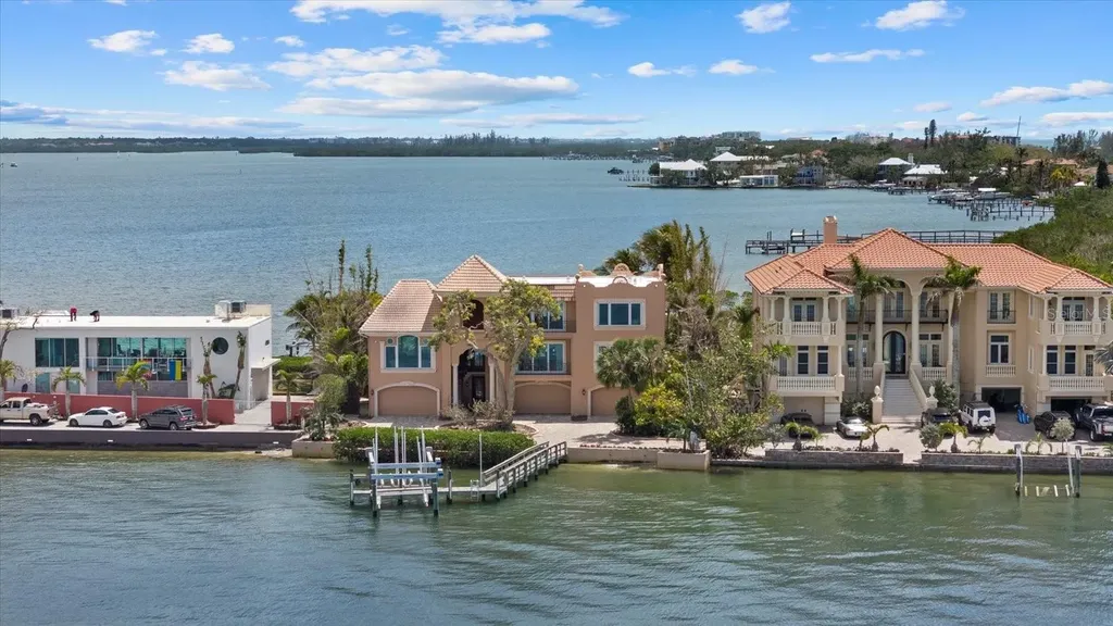 1364 Point Crisp Road Sarasota FL 34242
