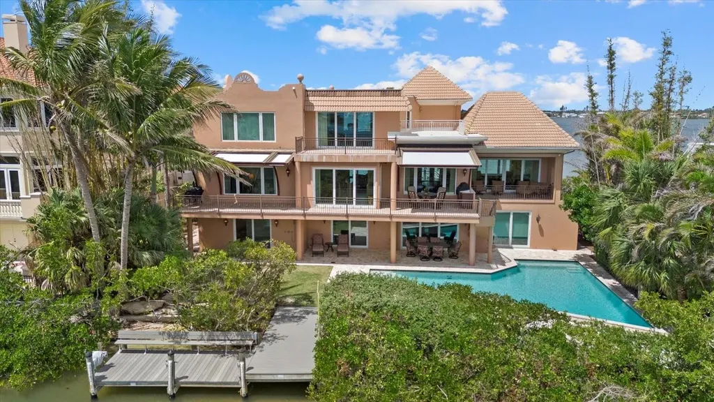 1364 Point Crisp Road Sarasota FL 34242