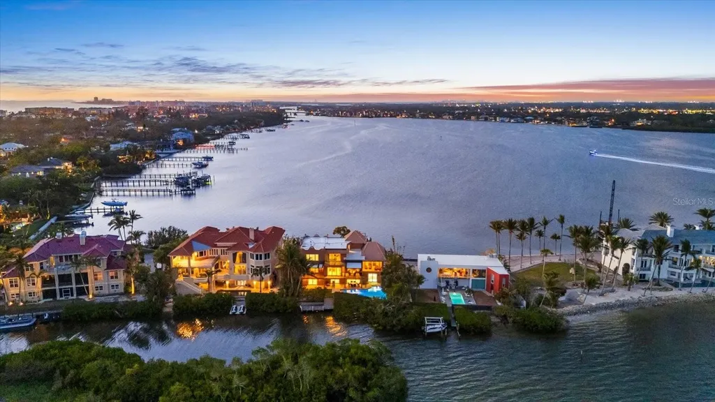 1364 Point Crisp Road Sarasota FL 34242