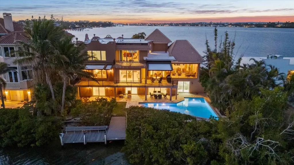 1364 Point Crisp Road Sarasota FL 34242