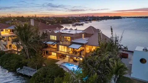 1364 Point Crisp Road Sarasota FL 34242