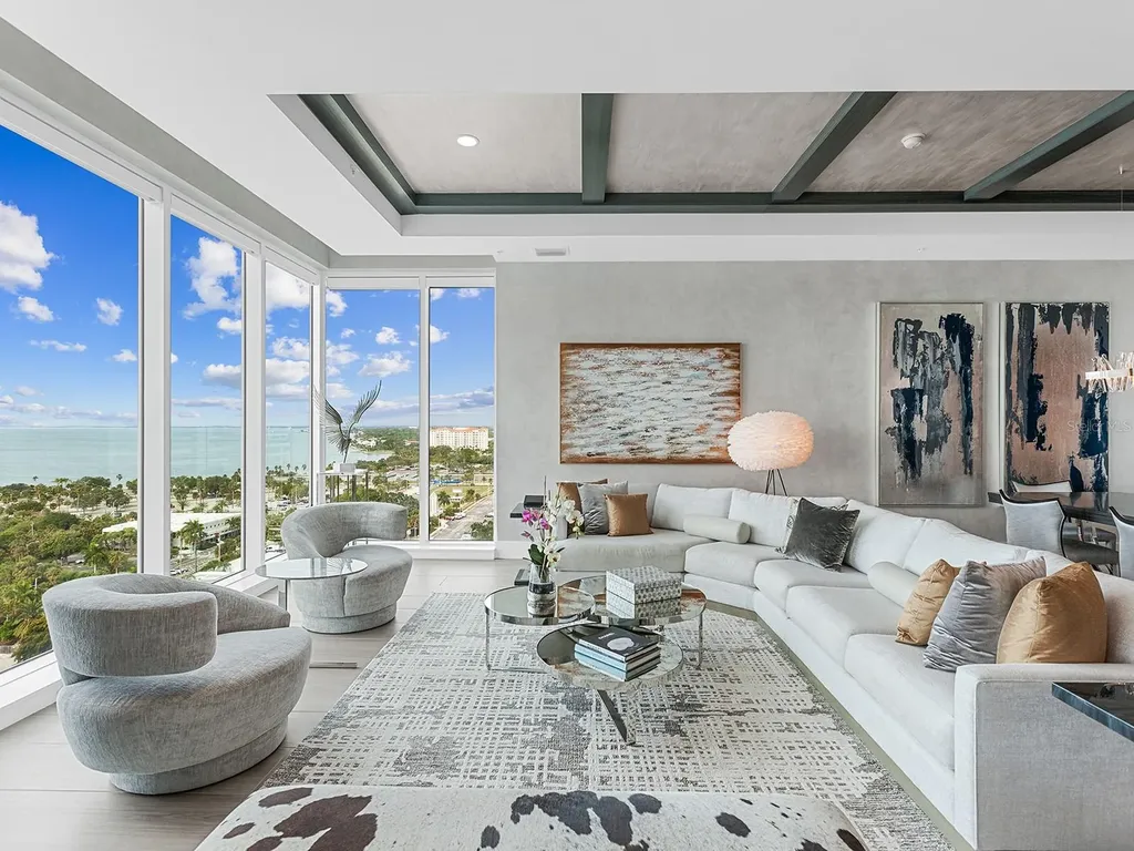 540 N Tamiami Trail Sarasota FL 34236