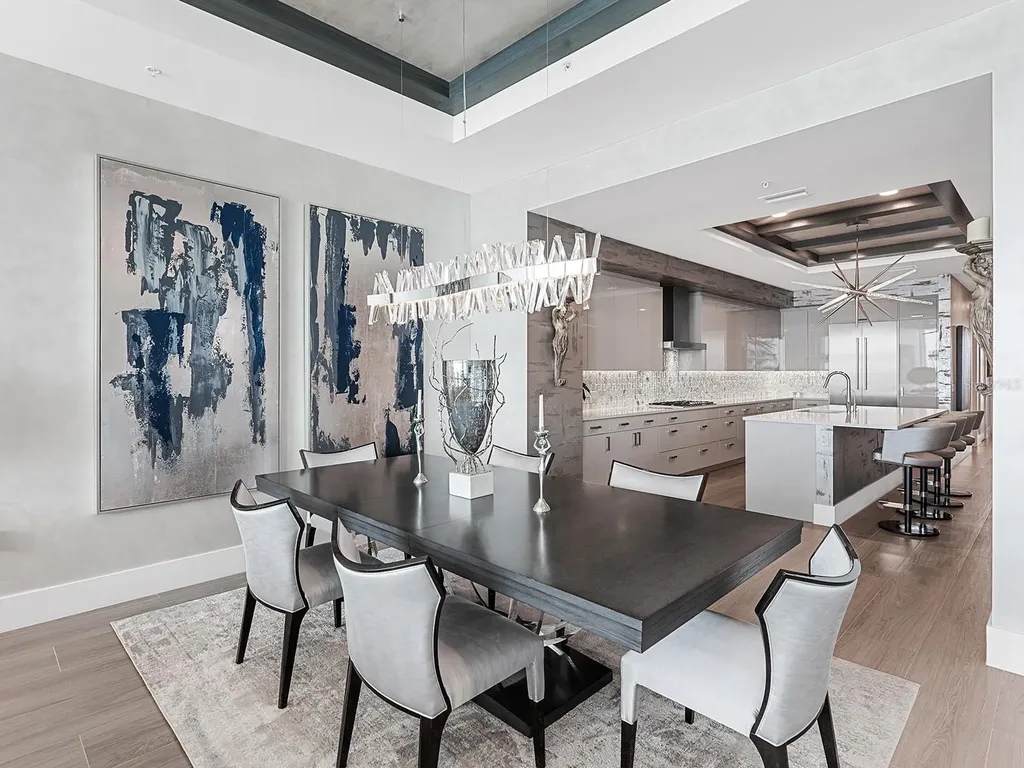 540 N Tamiami Trail Sarasota FL 34236