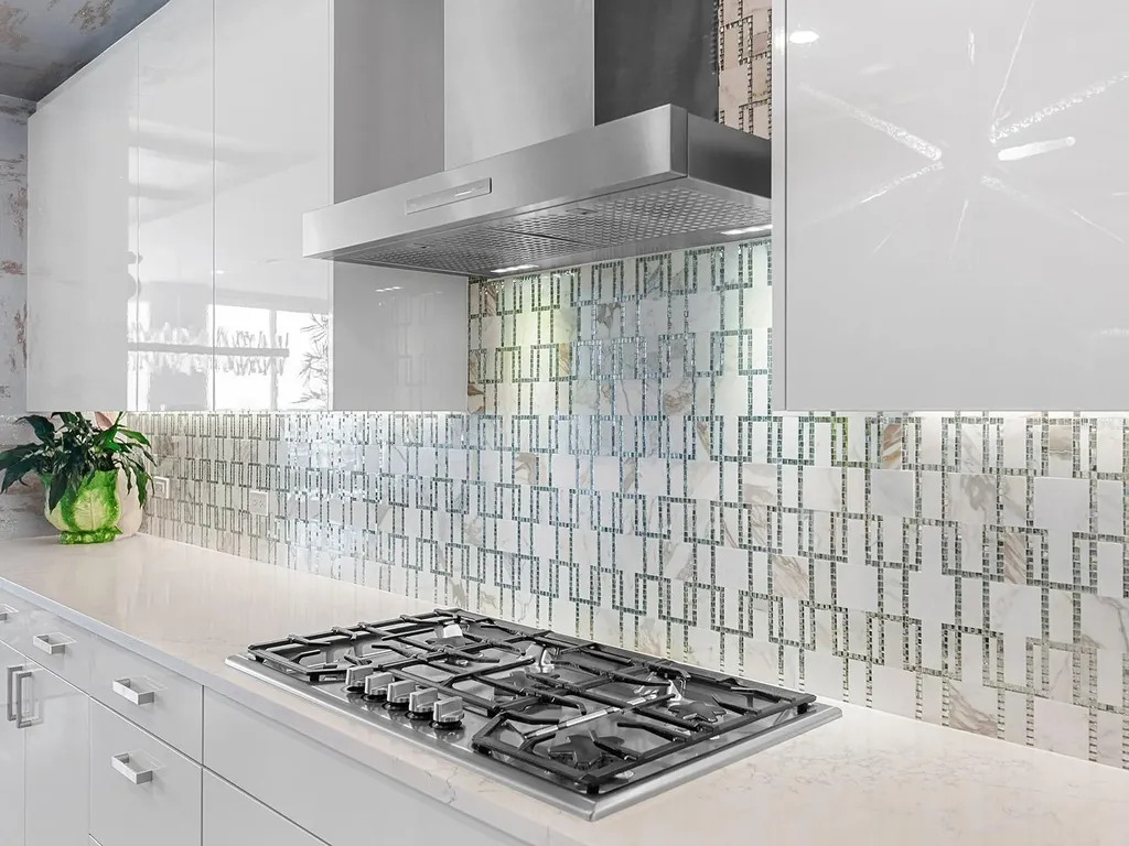 540 N Tamiami Trail Sarasota FL 34236