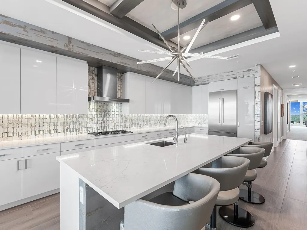 540 N Tamiami Trail Sarasota FL 34236