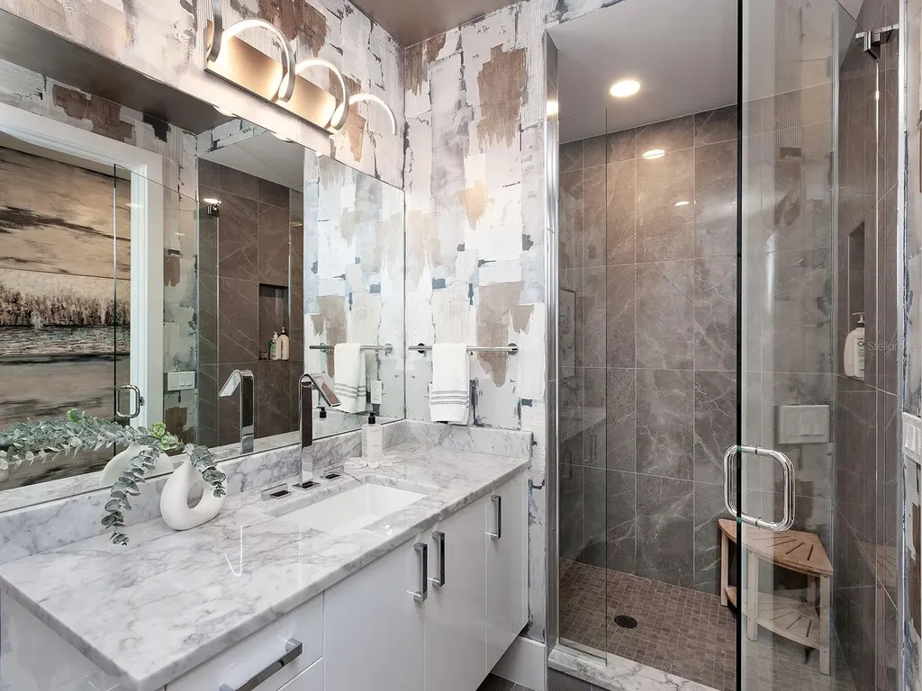 540 N Tamiami Trail Sarasota FL 34236