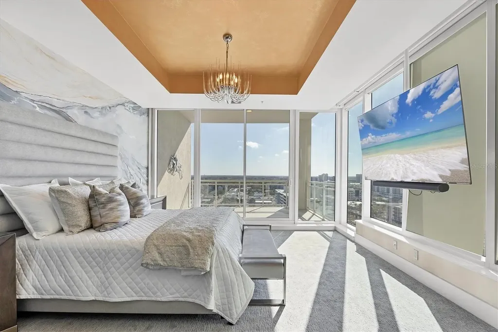 540 N Tamiami Trail Sarasota FL 34236