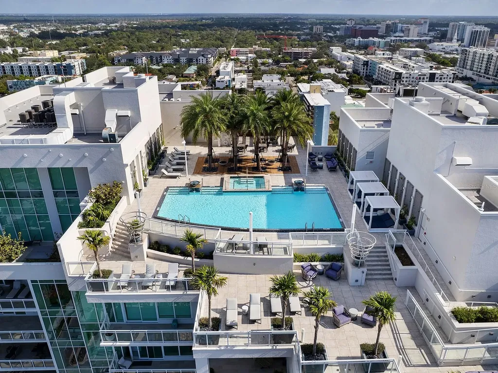 540 N Tamiami Trail Sarasota FL 34236