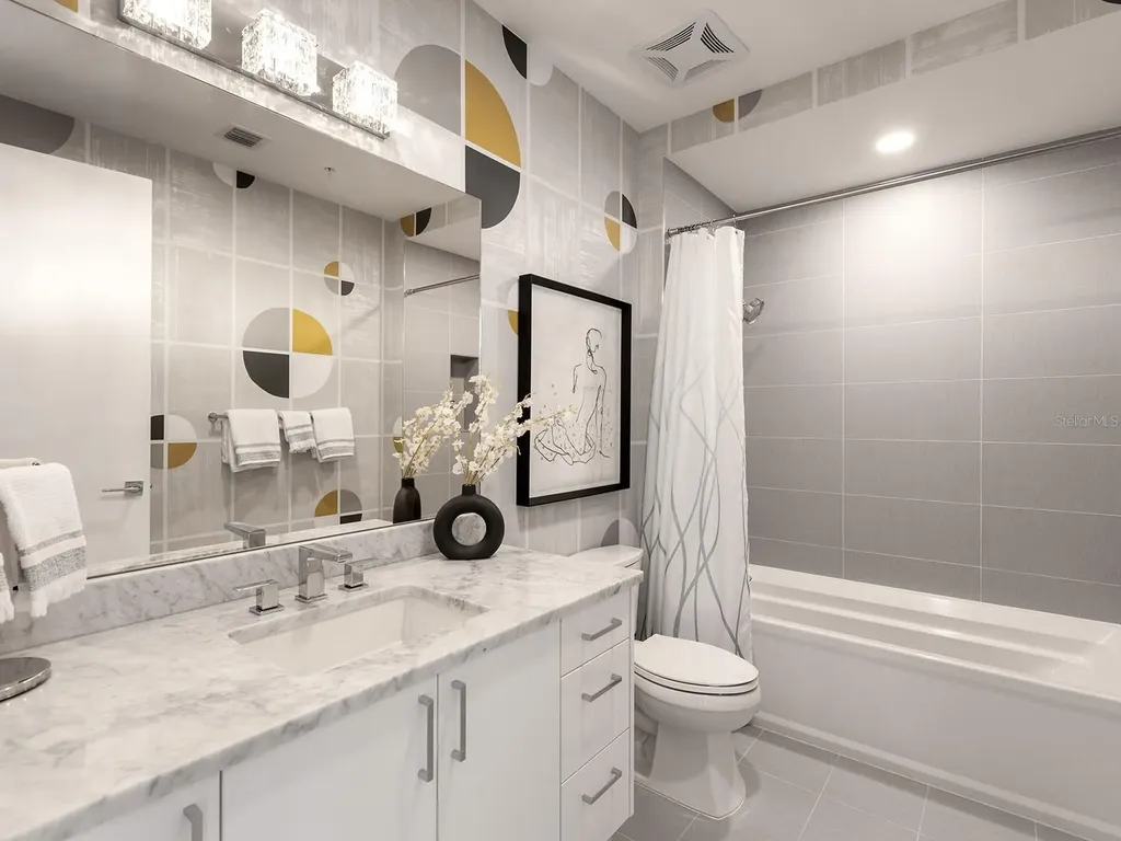 540 N Tamiami Trail Sarasota FL 34236