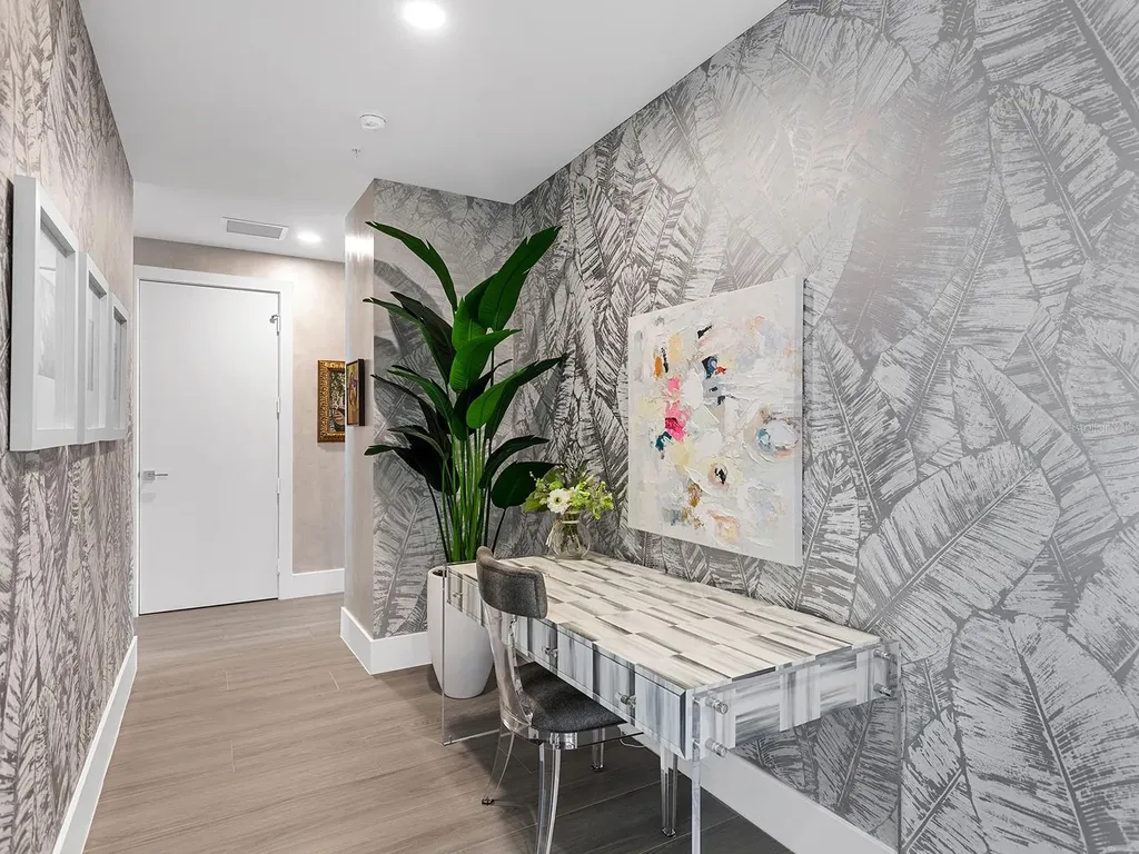 540 N Tamiami Trail Sarasota FL 34236