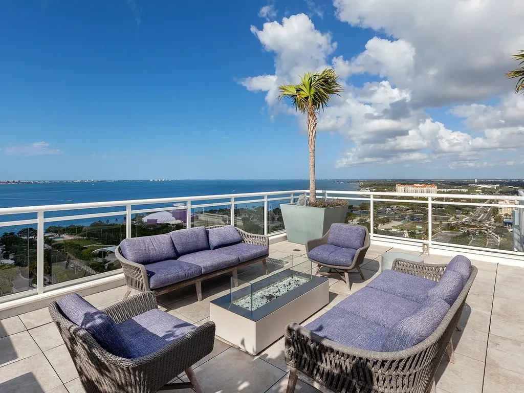 540 N Tamiami Trail Sarasota FL 34236