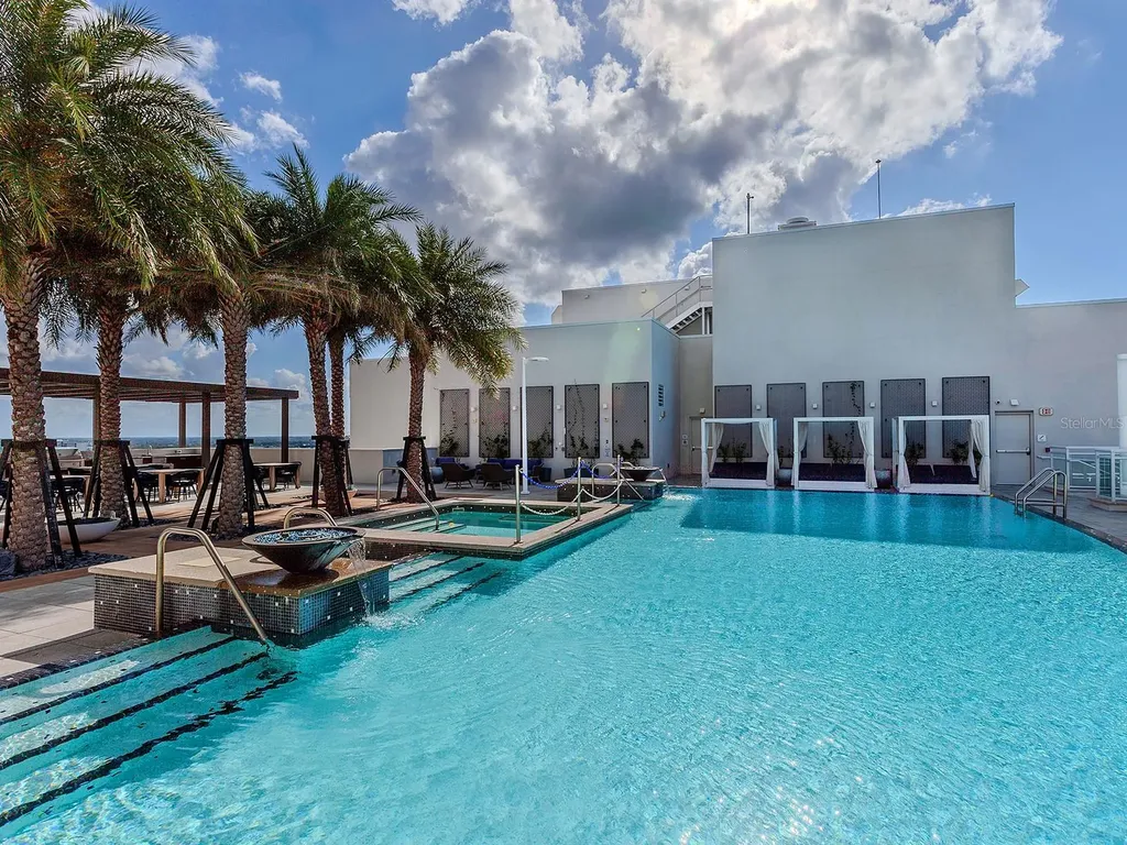 540 N Tamiami Trail Sarasota FL 34236