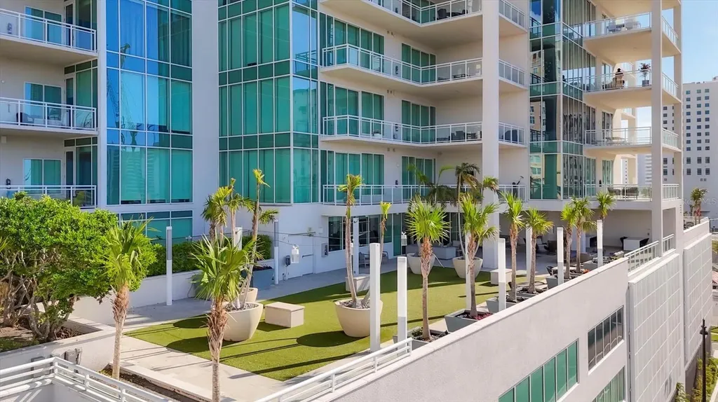 540 N Tamiami Trail Sarasota FL 34236