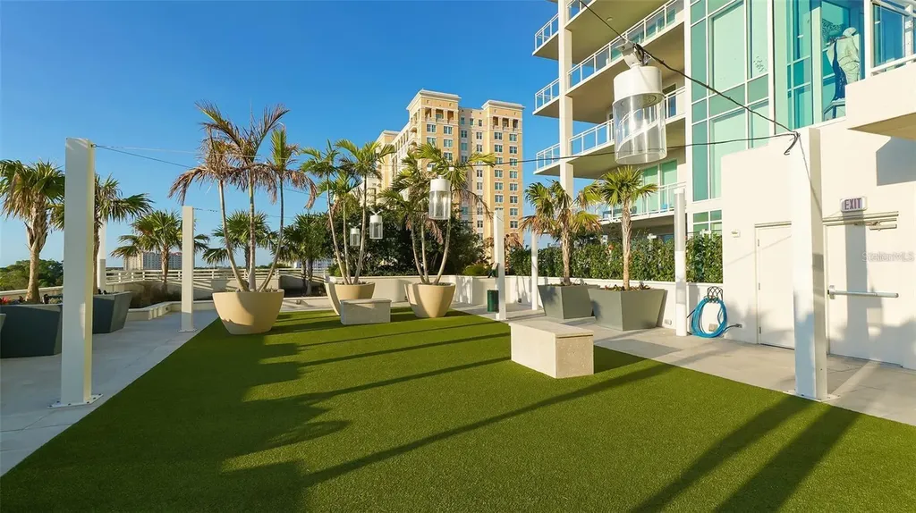 540 N Tamiami Trail Sarasota FL 34236