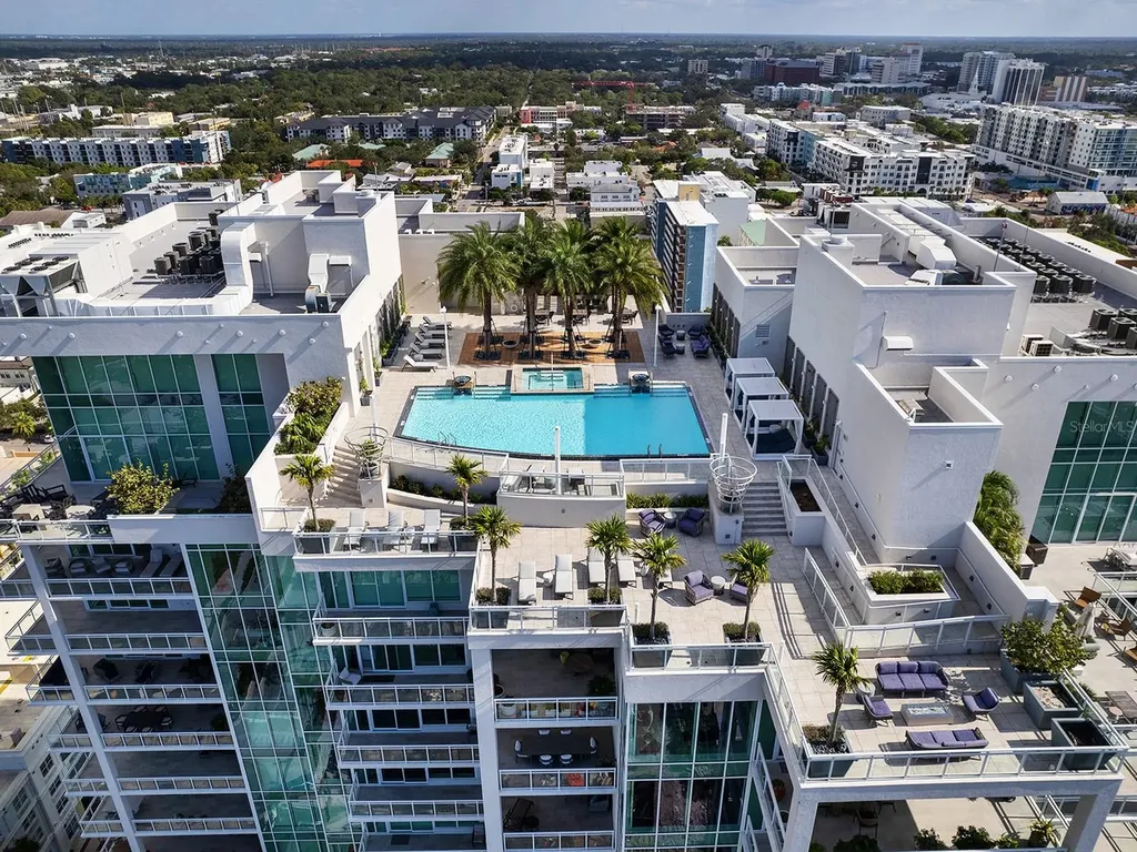 540 N Tamiami Trail Sarasota FL 34236