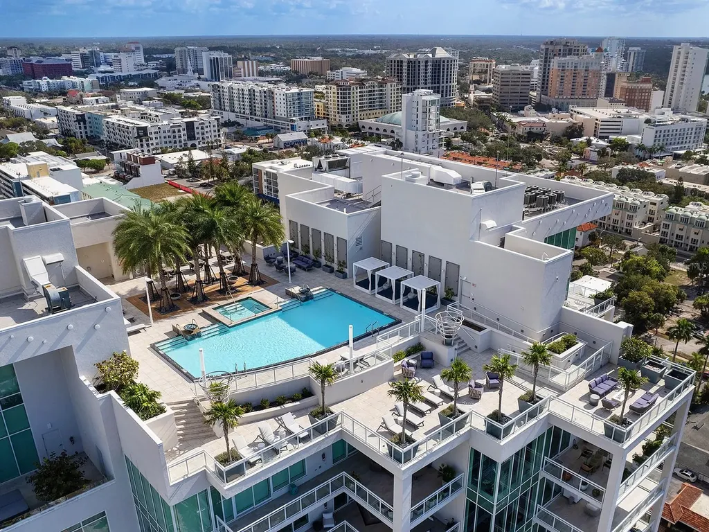 540 N Tamiami Trail Sarasota FL 34236