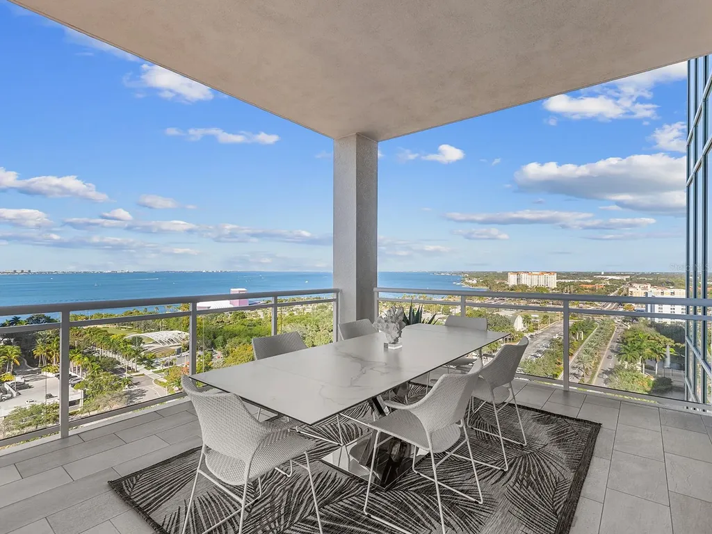 540 N Tamiami Trail Sarasota FL 34236