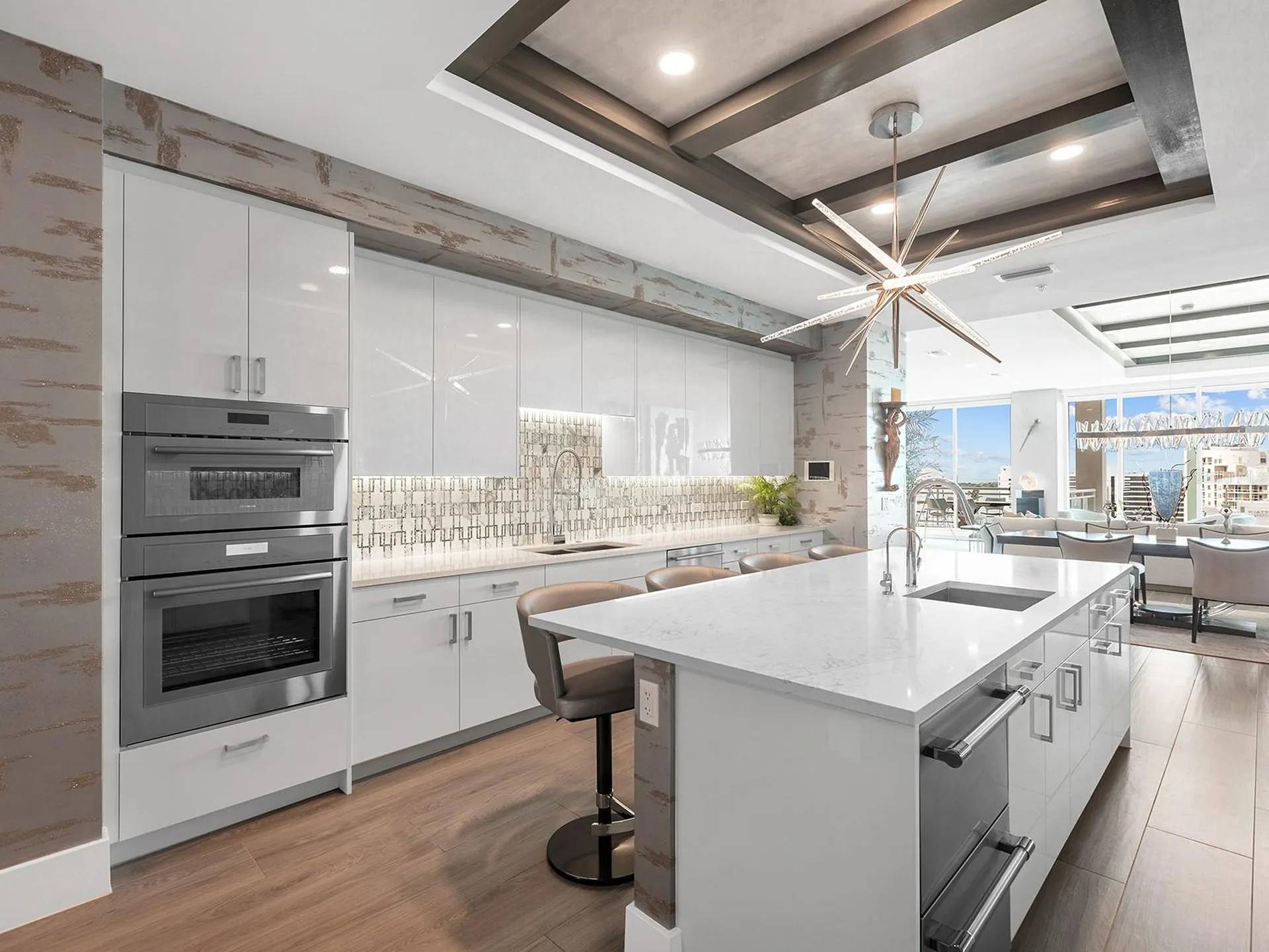 540 N Tamiami Trail Sarasota FL 34236
