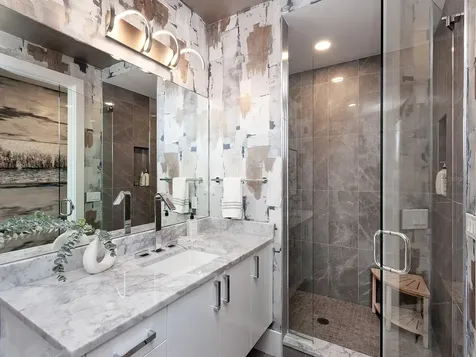 540 N Tamiami Trail Sarasota FL 34236