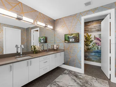 540 N Tamiami Trail Sarasota FL 34236