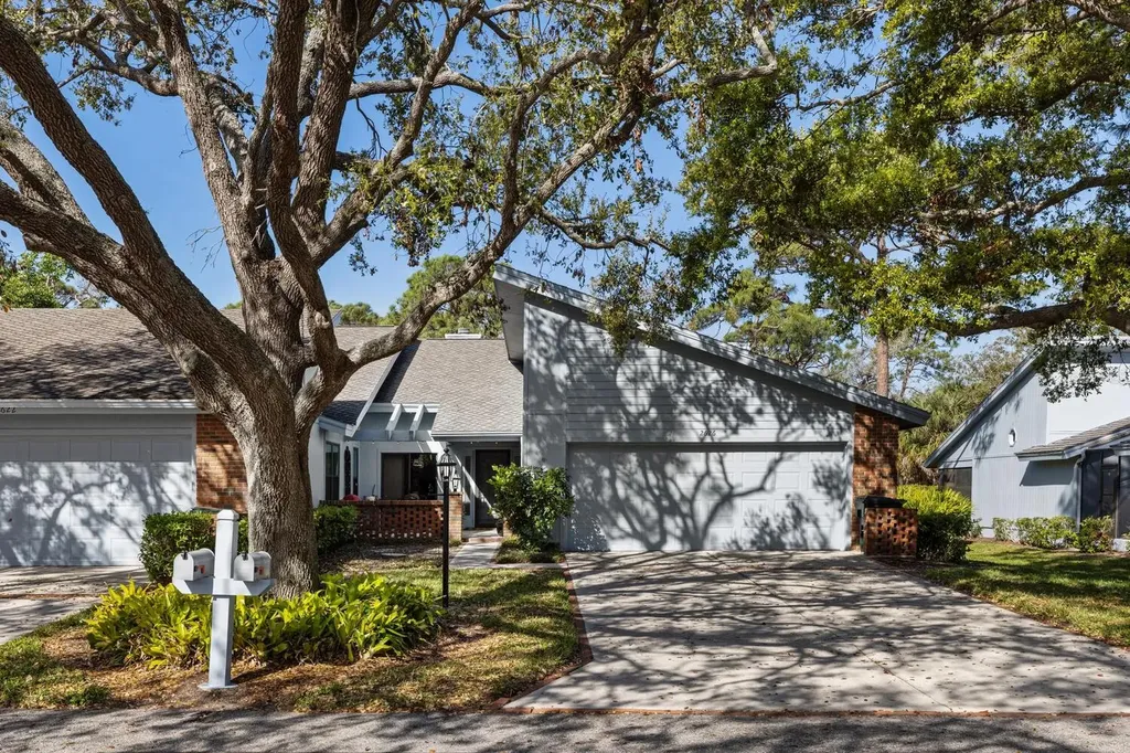 2626 Moss Oak Drive Sarasota FL 34231
