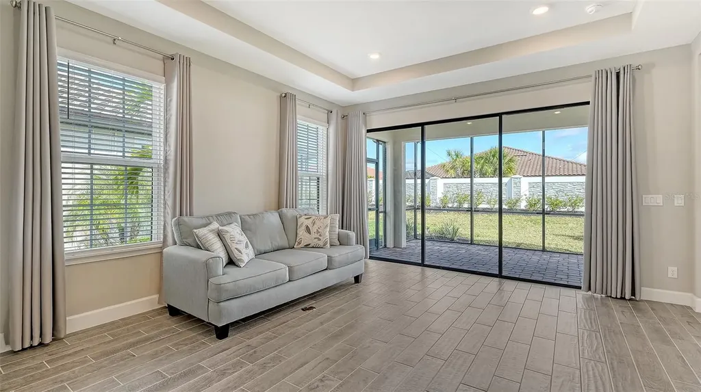 6070 Mesa Glen Bradenton FL 34203