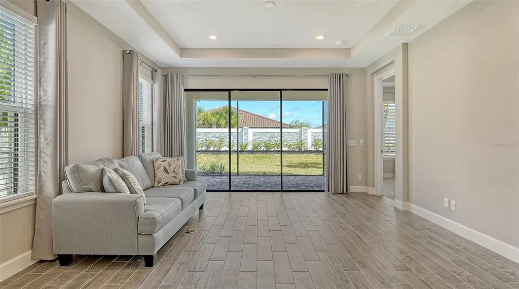 6070 Mesa Glen Bradenton FL 34203