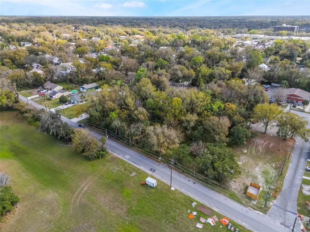330 E Wisconsin Avenue Deland FL 32724