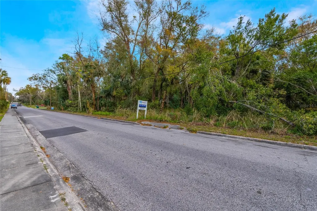 330 E Wisconsin Avenue Deland FL 32724