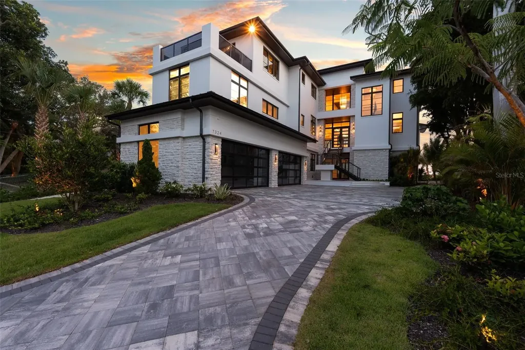 7324 Point Of Rocks Road Sarasota FL 34242