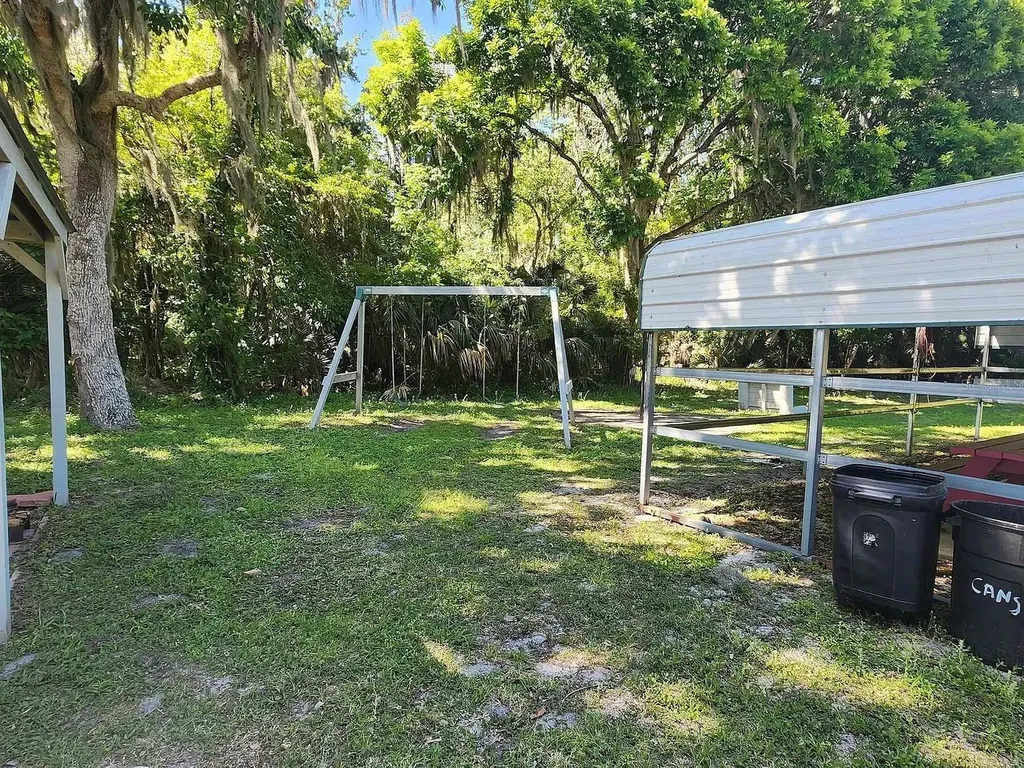 817 Paradise Boulevard Georgetown FL 32139