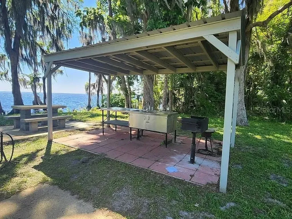 817 Paradise Boulevard Georgetown FL 32139