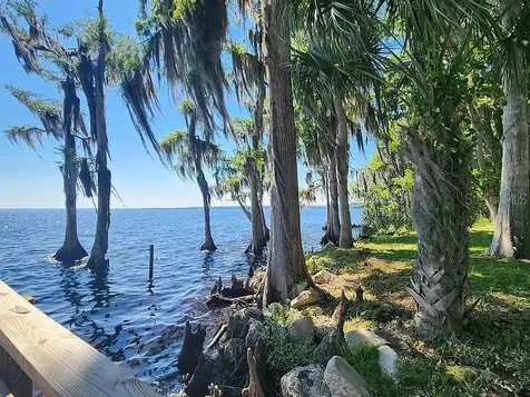 817 Paradise Boulevard Georgetown FL 32139