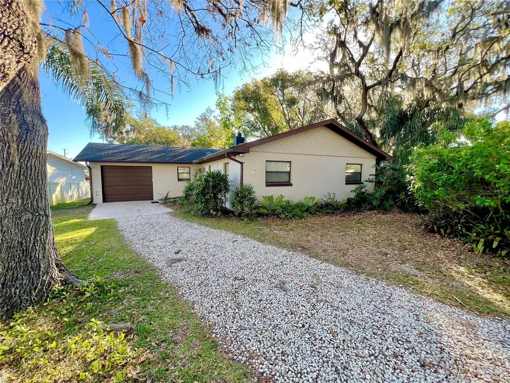 407 Paradise Island Drive Haines City FL 33844