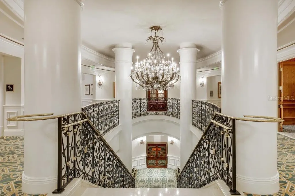 35 Watergate Drive Sarasota FL 34236