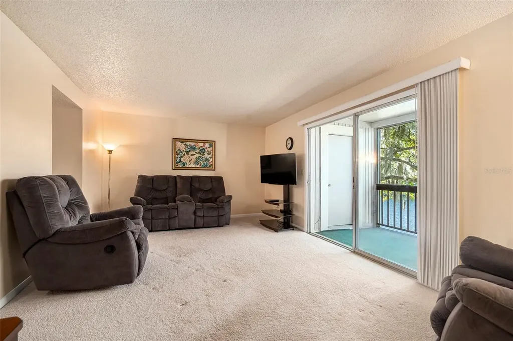 6311 Newtown Circle Tampa FL 33615