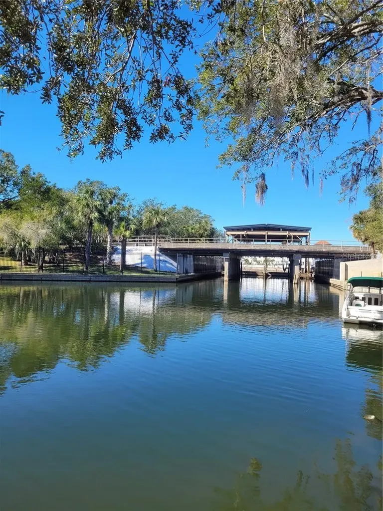 6311 Newtown Circle Tampa FL 33615