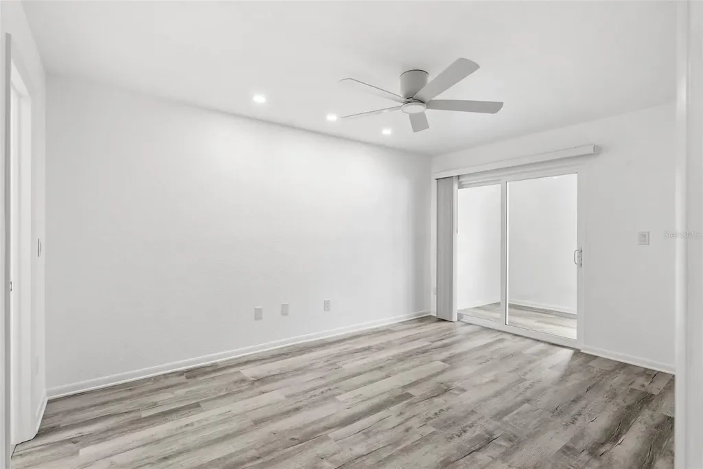 209 NE Lincoln Circle N St Petersburg FL 33702