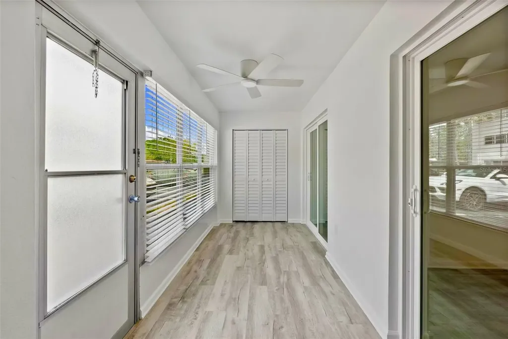 209 NE Lincoln Circle N St Petersburg FL 33702