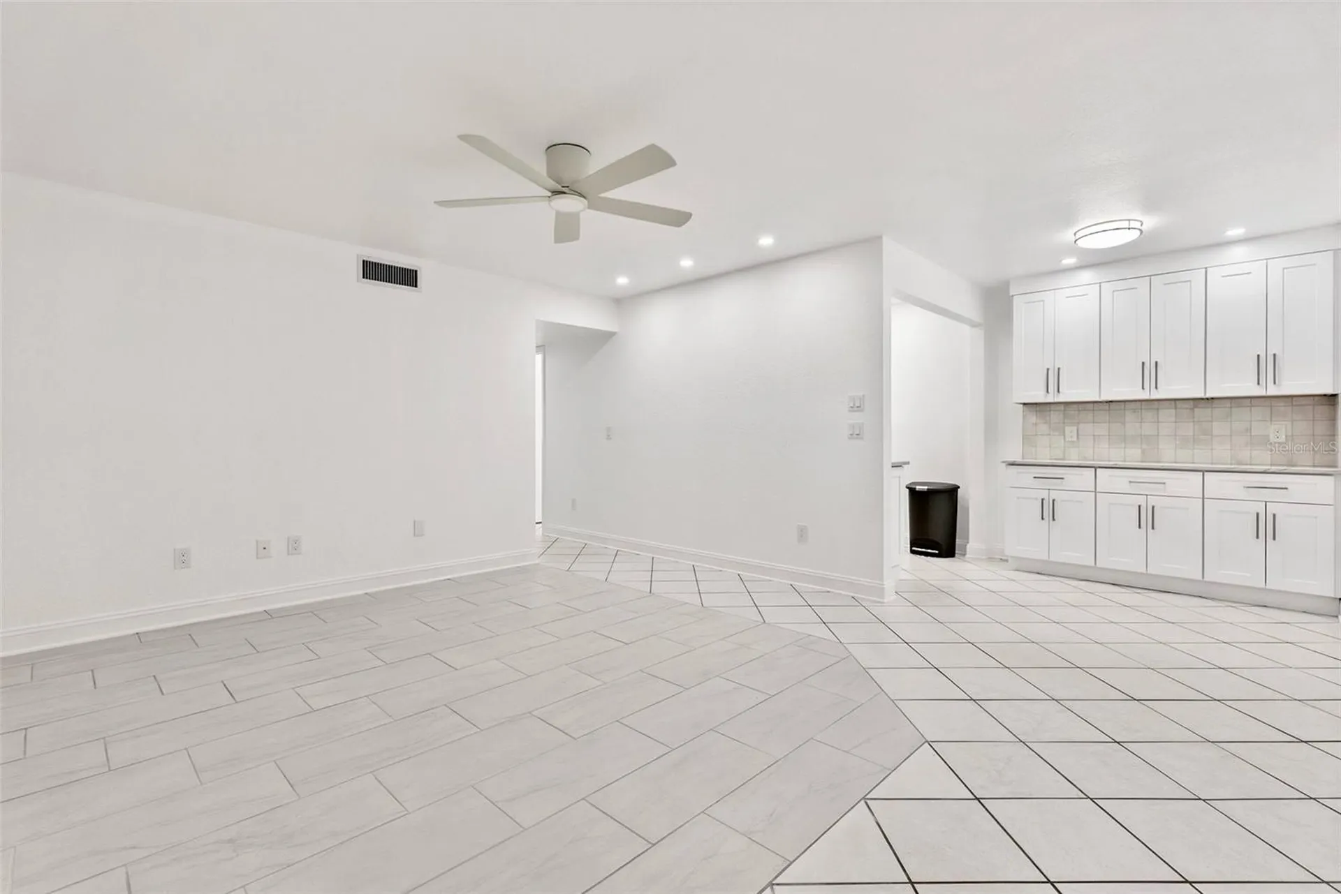 209 NE Lincoln Circle N St Petersburg FL 33702