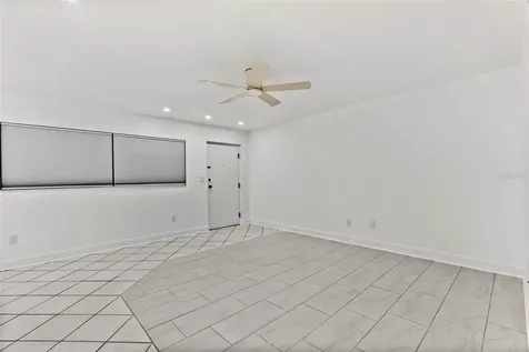 209 NE Lincoln Circle N St Petersburg FL 33702