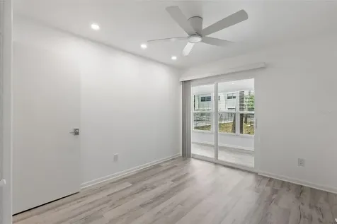 209 NE Lincoln Circle N St Petersburg FL 33702